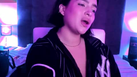 hilary_tailor online show from April 9, 11:15 am