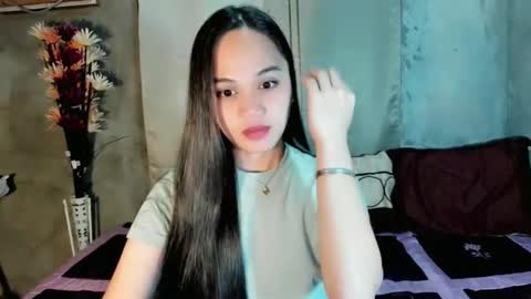 hilarymolly online show from February 1, 8:29 pm