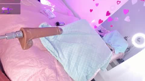  Hilary  online show from December 4, 8:28 pm