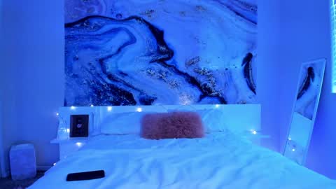 Snapshot of himexmarie chatting on February 1, 12:29 am Hime Marie online show from February 1, 12:29 am