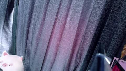 Inori Independent model online show from April 8, 6:52 pm