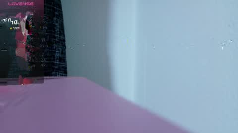 Inori Independent model online show from April 11, 11:42 pm