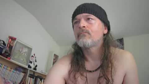 hippiedad333 online show from May 17, 4:58 pm