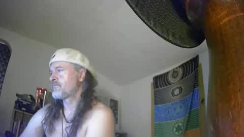 hippiedad333 online show from May 19, 4:30 am