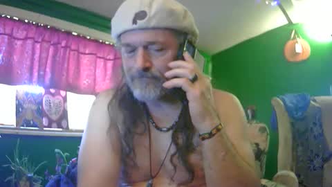 hippiedad333 online show from June 1, 10:00 pm