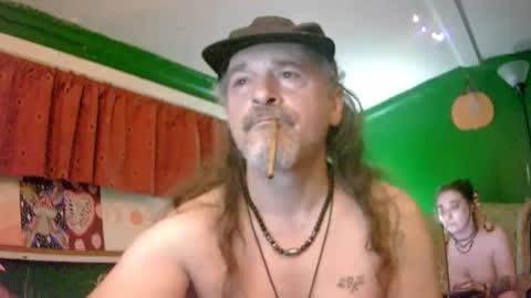 hippiedad333 online show from June 10, 2:12 am