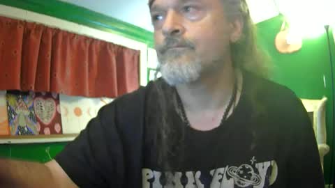 hippiedad333 online show from June 15, 2:03 am
