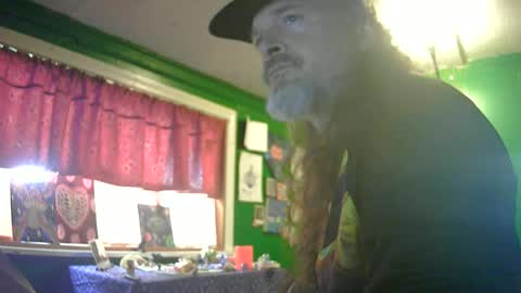 hippiedad333 online show from June 18, 11:31 pm