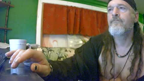 hippiedad333 online show from July 11, 6:05 am