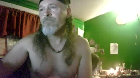 hippiedad333 online show from August 1, 6:01 am