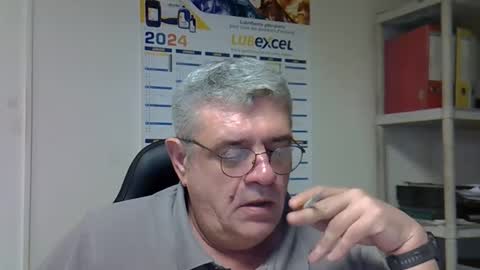 hippo online show from December 26, 1:10 pm