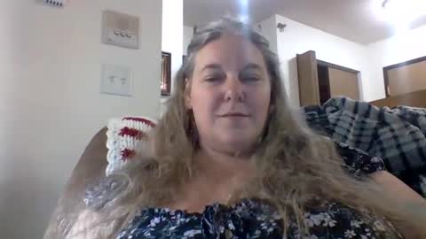 hippysnewhere online show from May 16, 11:14 pm