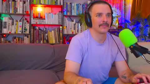 Snapshot of hipstertrashdumpsterfire chatting on June 14, 2:52 pm HipsterTrash Clark one half of Task Manager online show from June 14, 2:52 pm