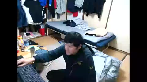 Snapshot of hiro110 chatting on January 1, 7:10 pm hiro110 online show from January 1, 7:10 pm