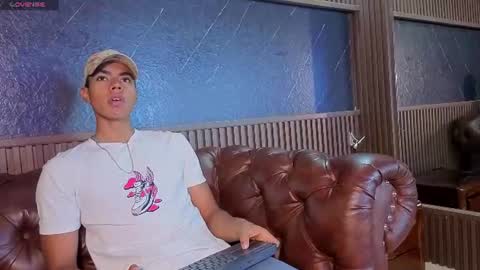 Snapshot of hiro_ring chatting on June 12, 12:59 pm hiro_ring online show from June 12, 12:59 pm