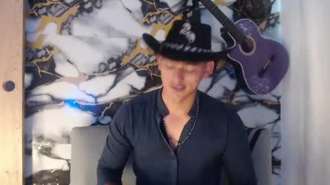 Snapshot of hiroshi_shen2 chatting on May 2, 2:00 pm hirosi shen online show from May 2, 2:00 pm
