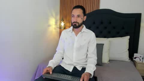 Hisoka online show from February 9, 8:13 pm