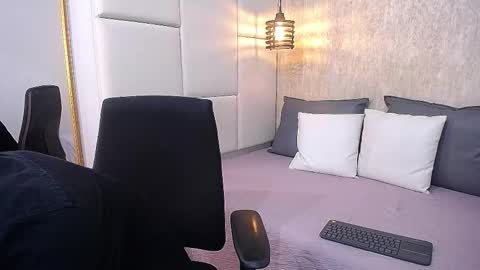 Hisoka online show from March 6, 9:11 pm