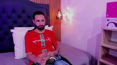 Hisoka online show from April 7, 8:20 pm