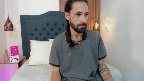 Hisoka online show from April 8, 8:20 pm