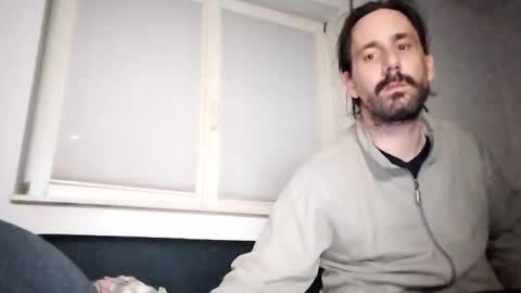 Snapshot of hmuench85 chatting on January 5, 6:13 pm H online show from January 5, 6:13 pm