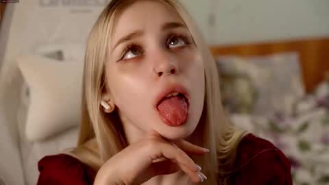 Holly online show from March 21, 9:07 pm