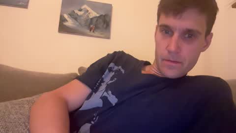 Snapshot of hobie006 chatting on March 1, 9:17 pm hobie006 online show from March 1, 9:17 pm