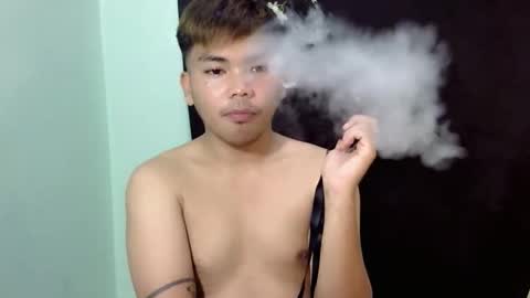 Snapshot of hoely_sheet chatting on March 3, 3:51 pm John online show from March 3, 3:51 pm