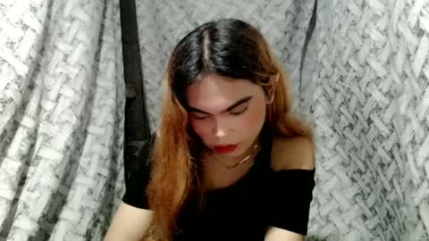 Snapshot of hoelyaurora chatting on July 9, 7:01 am Aurora3 online show from July 9, 7:01 am