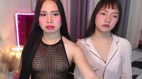 hoelymolly online show from March 9, 5:17 pm