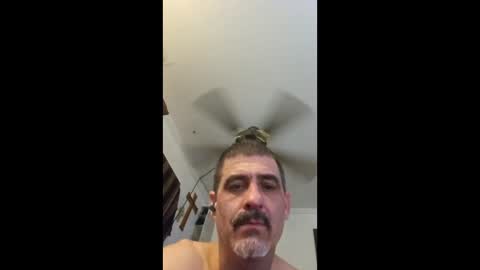 Snapshot of hoglegg99384194 chatting on April 8, 9:53 am hoglegg99384194 online show from April 8, 9:53 am