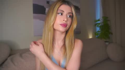 Moni Monica online show from May 20, 8:09 am