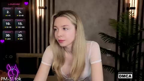 Snapshot of holl1would chatting on April 20, 7:48 pm My social media links subscribe to support me online show from April 20, 7:48 pm