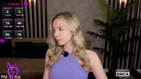Snapshot of holl1would chatting on July 20, 6:43 pm My social media links subscribe to support me online show from July 20, 6:43 pm