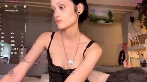 Ava online show from June 25, 3:38 pm