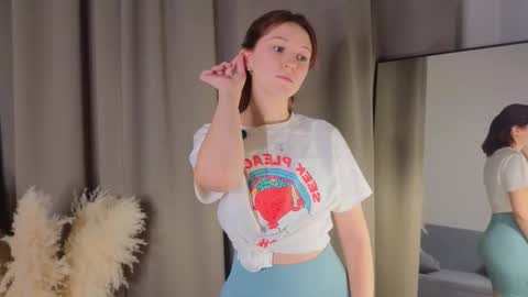 Molly online show from November 20, 12:05 pm