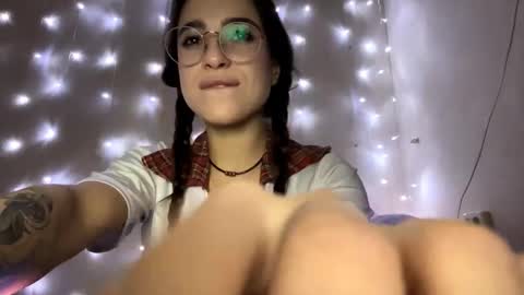 Kerri online show from November 25, 5:24 pm