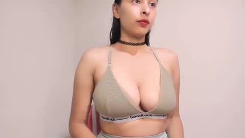 holly... online show from May 15, 4:47 pm