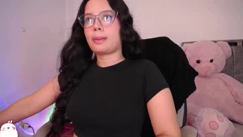 Snapshot of holly_16 chatting on October 6, 12:52 am holly_16 online show from October 6, 12:52 am