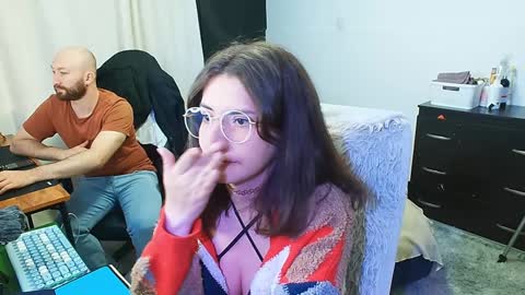 Snapshot of holly_and_honey_69 chatting on December 23, 9:29 pm Holly and Honey online show from December 23, 9:29 pm