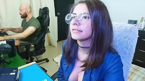 Snapshot of holly_and_honey_69 chatting on February 4, 9:52 pm Holly and Honey online show from February 4, 9:52 pm