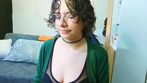 Snapshot of holly_and_honey_69 chatting on September 19, 9:15 pm Holly and Honey online show from September 19, 9:15 pm