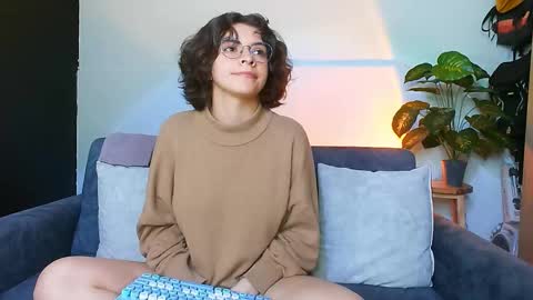 Snapshot of holly_and_honey_69 chatting on October 14, 10:32 pm Holly and Honey online show from October 14, 10:32 pm