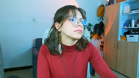 Snapshot of holly_and_honey_69 chatting on April 23, 10:56 pm Holly and Honey online show from April 23, 10:56 pm