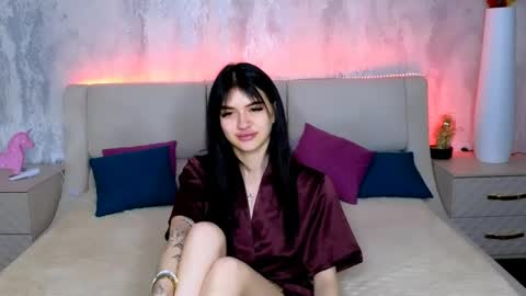 Holly online show from May 19, 1:56 am