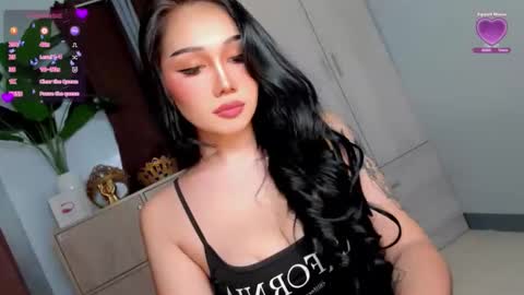 Snapshot of holly_preciousxx chatting on June 1, 11:12 am Hi Im Precious online show from June 1, 11:12 am