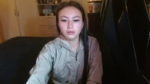 Snapshot of holly_rose69 chatting on June 25, 2:33 am Holly online show from June 25, 2:33 am