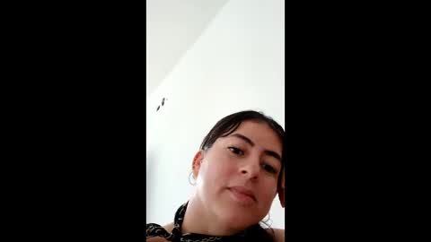 holly    online show from May 31, 6:42 pm