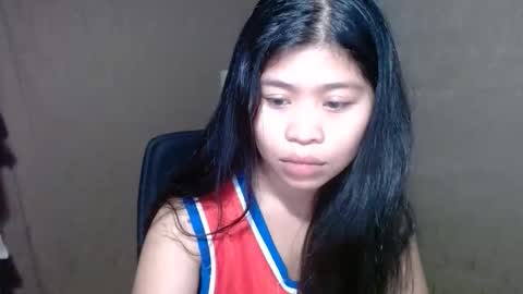 Snapshot of hollyapple_ chatting on February 12, 2:12 pm HollyApple online show from February 12, 2:12 pm