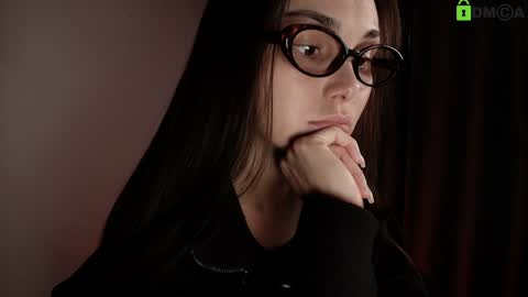 hollyextra online show from February 15, 4:25 pm